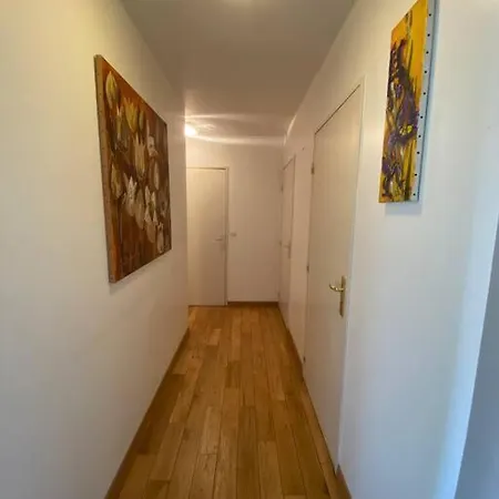Apartman Suresnes's Center *
